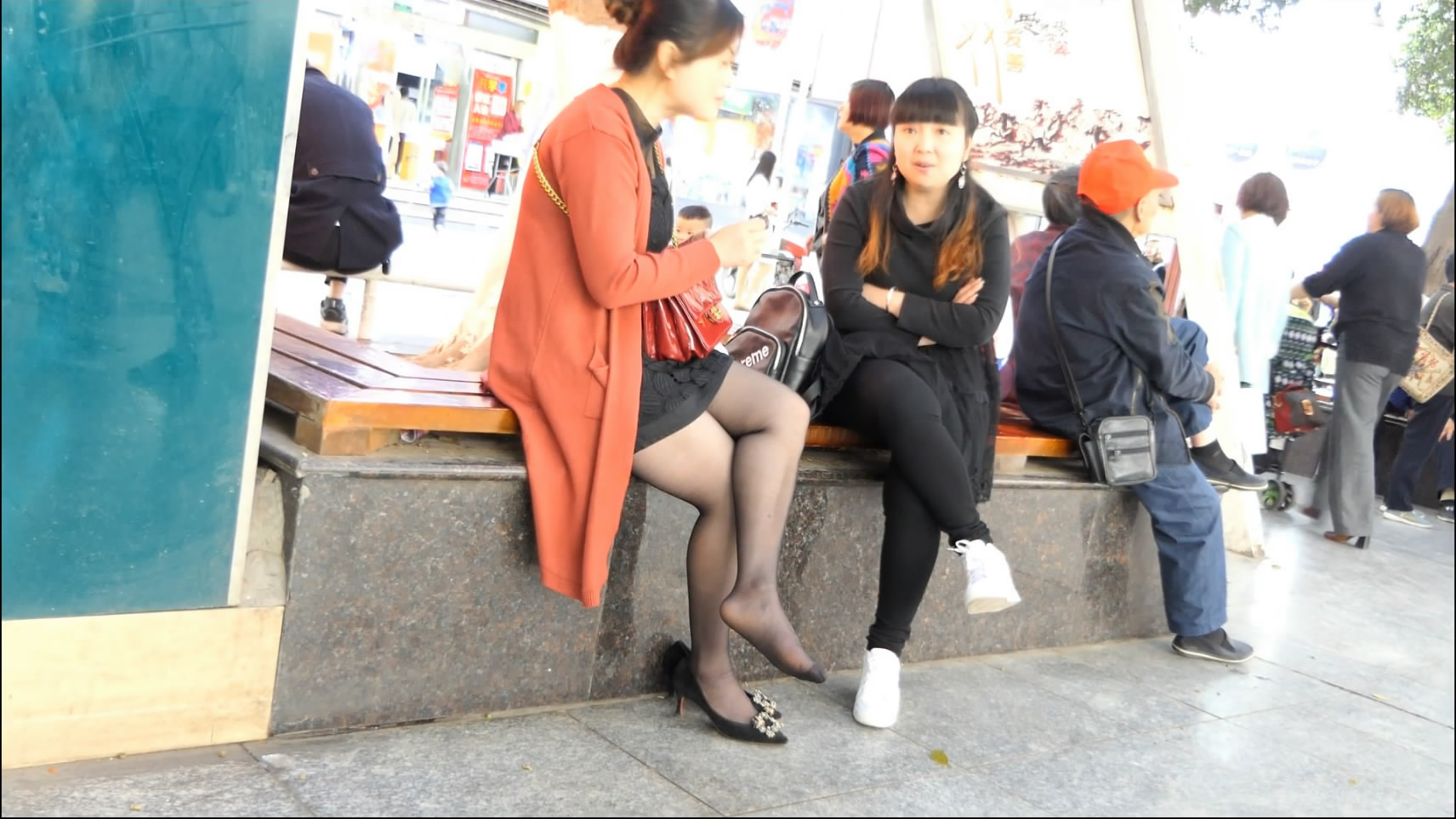 streetsnapnylon[00 00 15][20181208 232830 4]